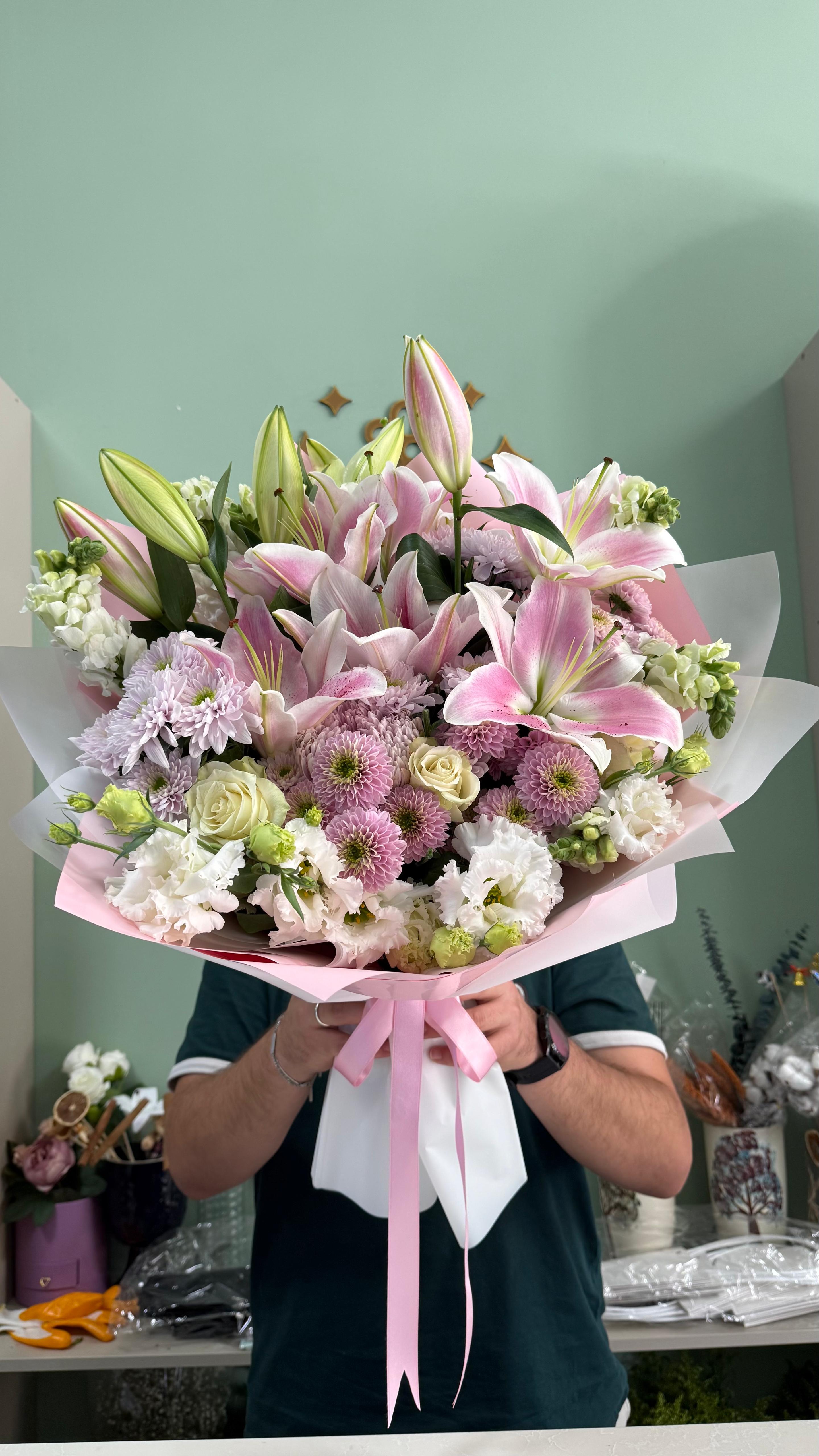 Pembe Senfoni – Lilyum, Gül ve Krizantem Buketi