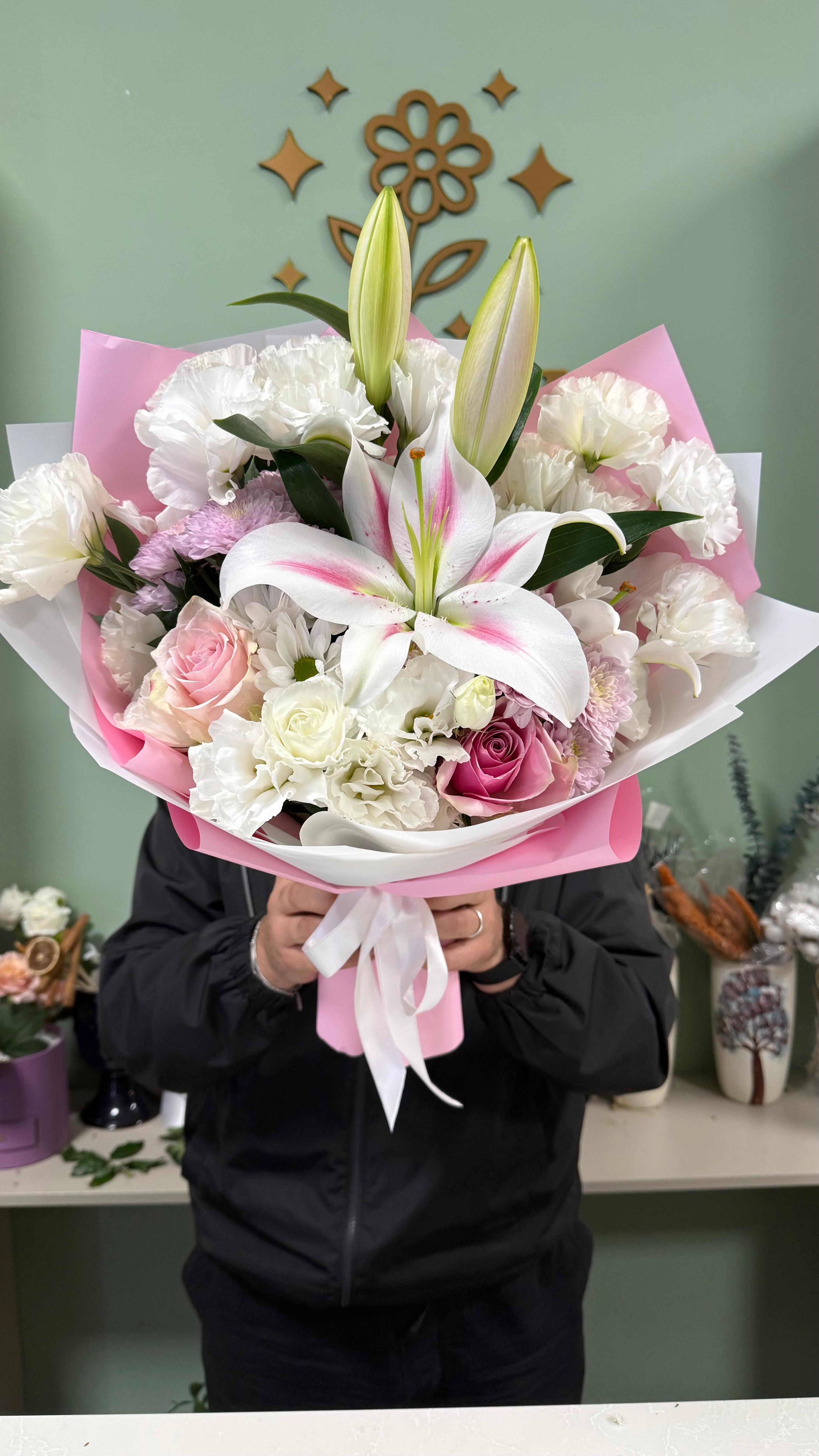 Pembe Işıltı – Lilyum, Gül ve Lisyantus Buketi